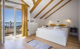 Holiday House Kleme